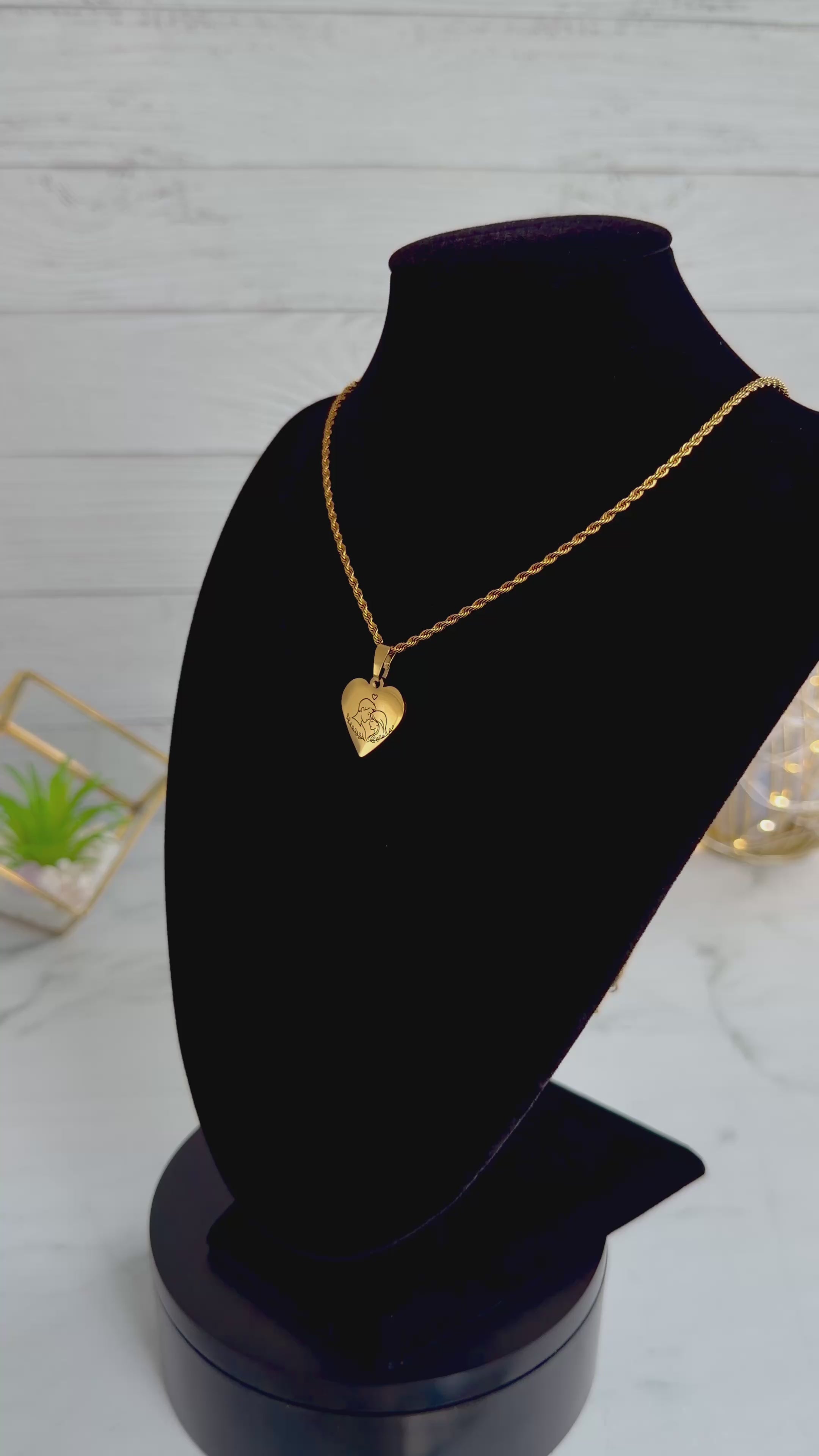 Heart Pendant Necklace with Couple Silhouette in 316L Stainless Steel