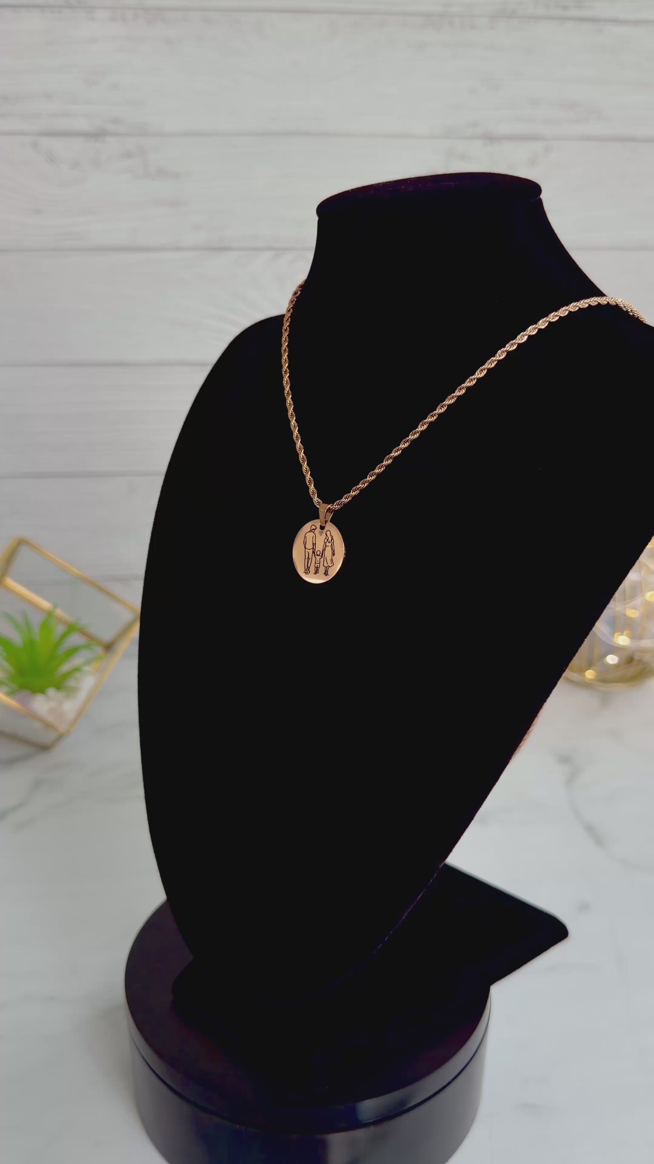 Round Pendant Necklace – Family Design in Stainless Steel